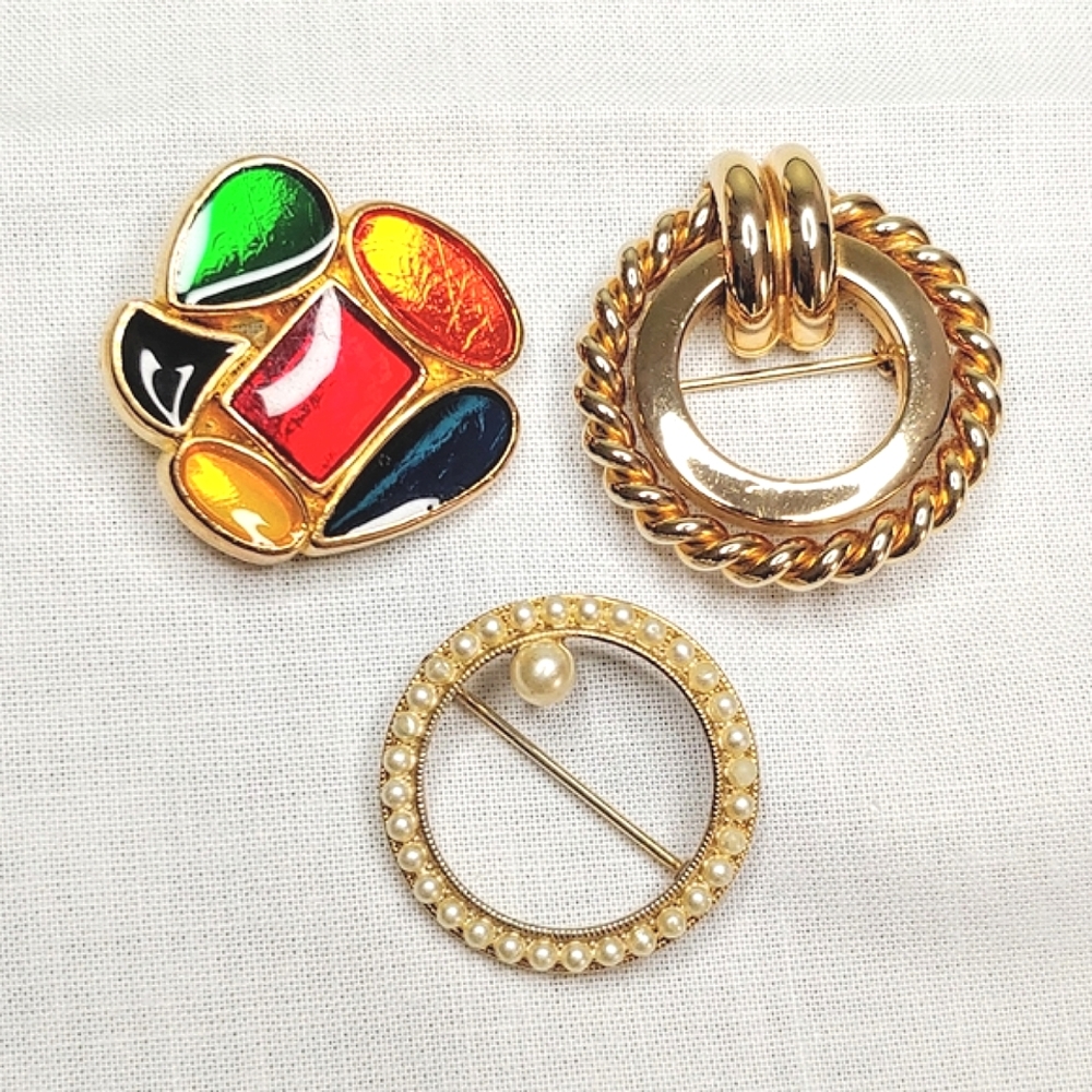 3 Vintage Brooches - 2 circles + 1 art deco
